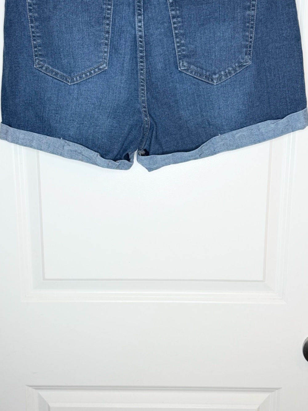 No Boundaries Denim Shorts Women Size 17 High Rise Cuffed Blue Stretch Jean - Picture 7 of 7